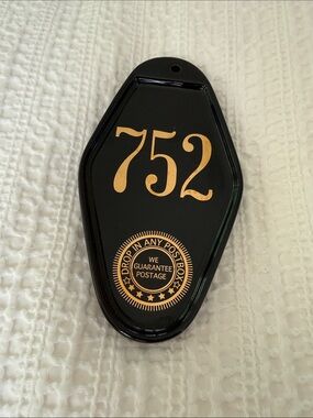 FISHS EDDY & WEST ELM 752 Motel Key Trinket Dish